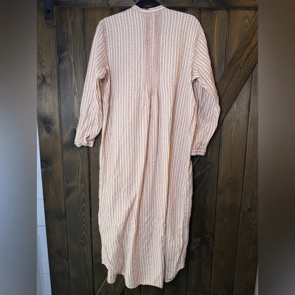 Vintage LL Bean 100% Cotton Flannel Pintuck Nightgown - Picture 2 of 5